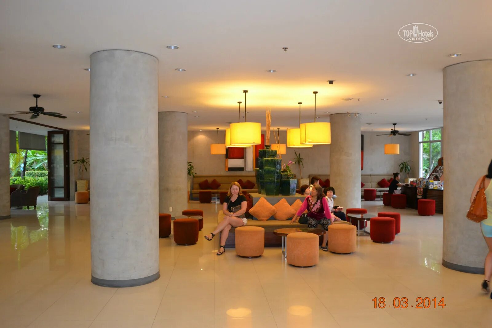 Отель ibis phuket patong. Ибис Пхукет Патонг 3. Ibis Phuket Patong 3 экскурсии. Ibis Phuket Patong 4. Отель Ибис Патонг Пхукет фото.