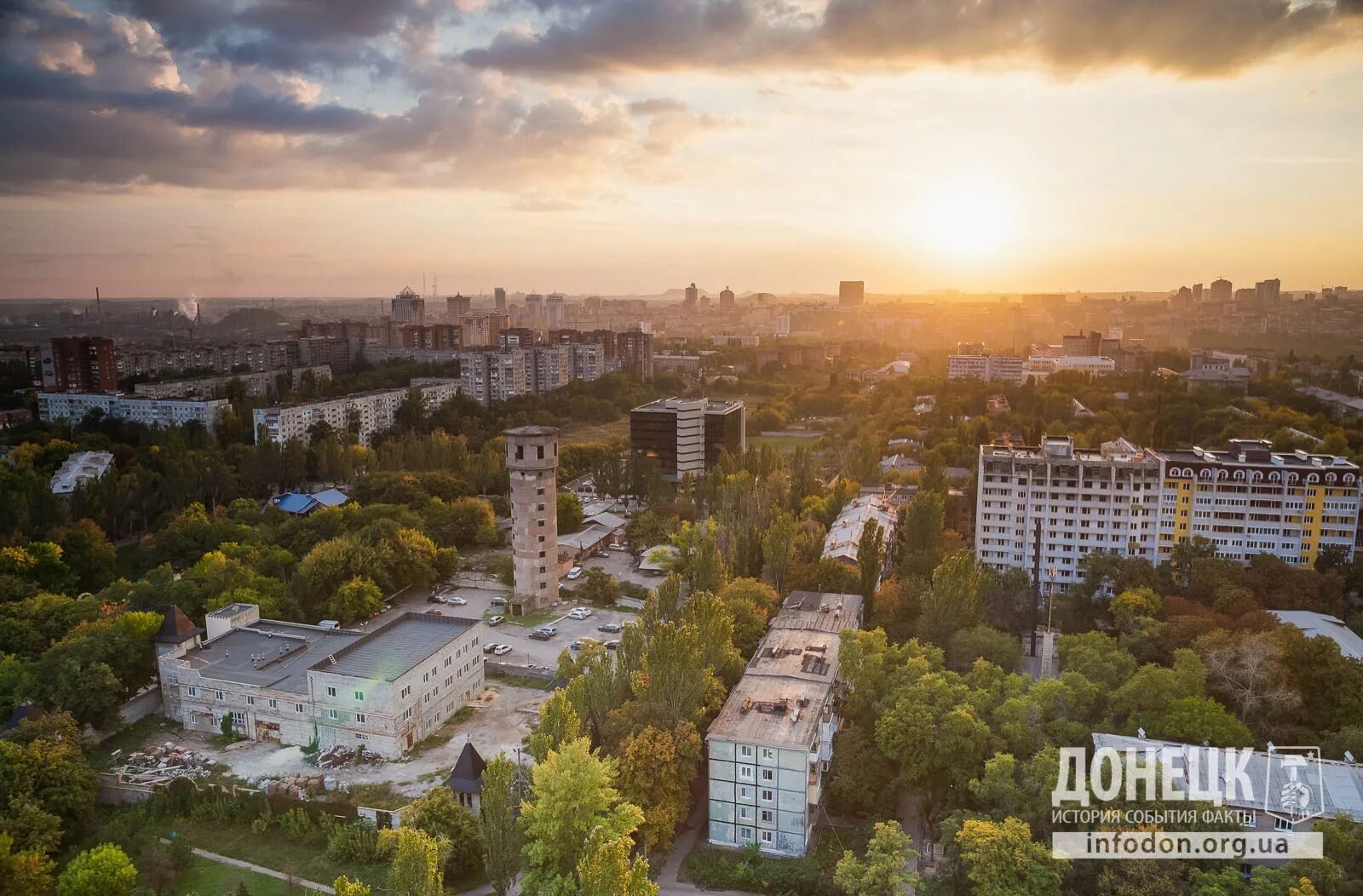 Средне донецк. Калининский район Донецка. Калининского района города Донецка. Донецк Калининский район Магнат вершины Донецка. Донецк с высоты.