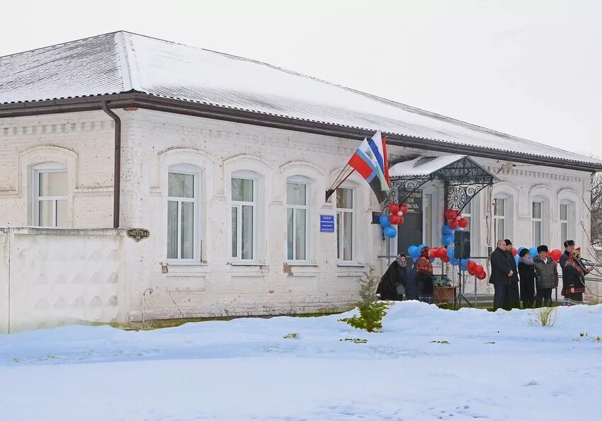 Борисовский сайт белгородская. Дом ремесел Борисовка. Дом ремёсел Борисовка Белгородская область. Белгородская область Борисовка улица Гагарина. Дом Юрченко Борисовка Белгородская область.