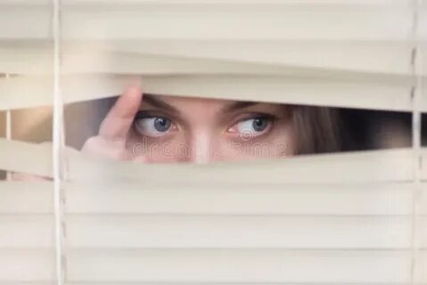 Выглянул в окно а там