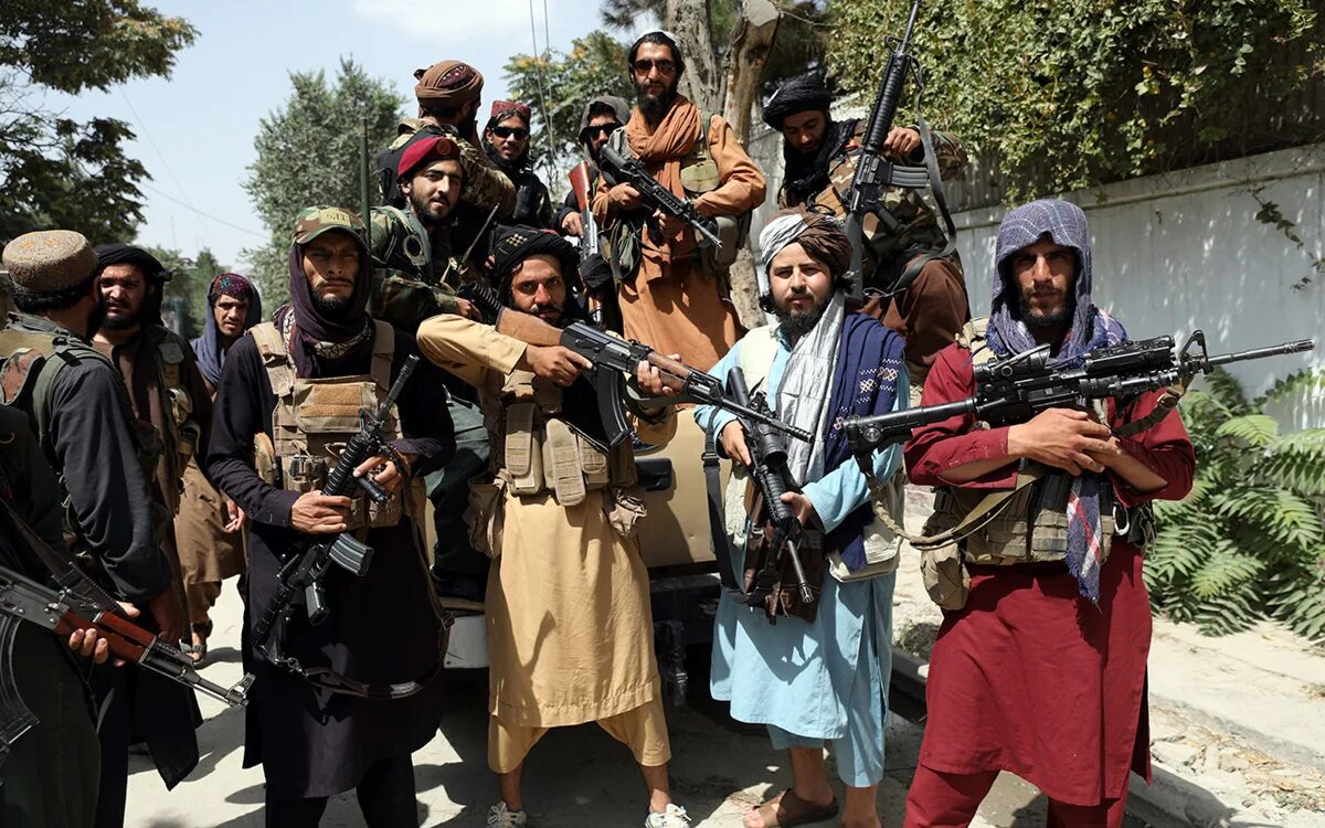 Талибан признан террористической. Афганистан Кабул талибы. Афганистан захватили талибы 2021. Афганистан талибы и моджахеды.