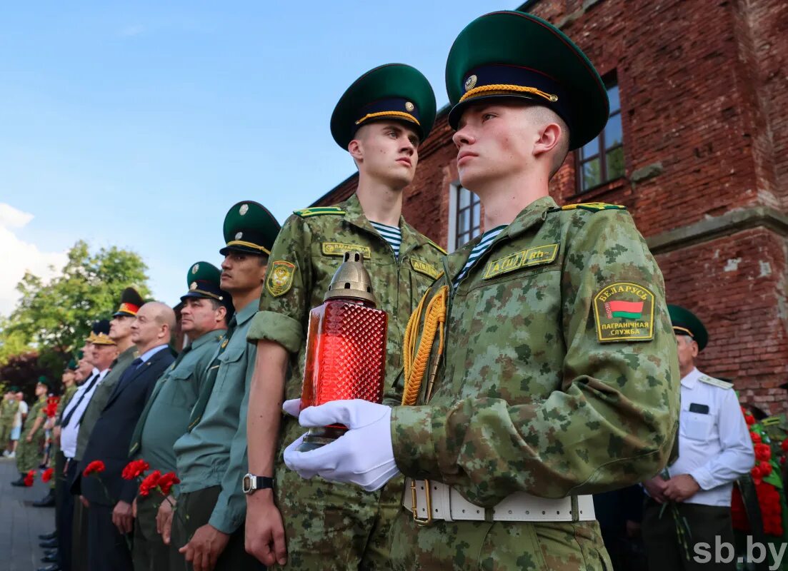 50 брест. Пограничники. Пограничник университет. Курсанты пограничники. Фото пограничников.