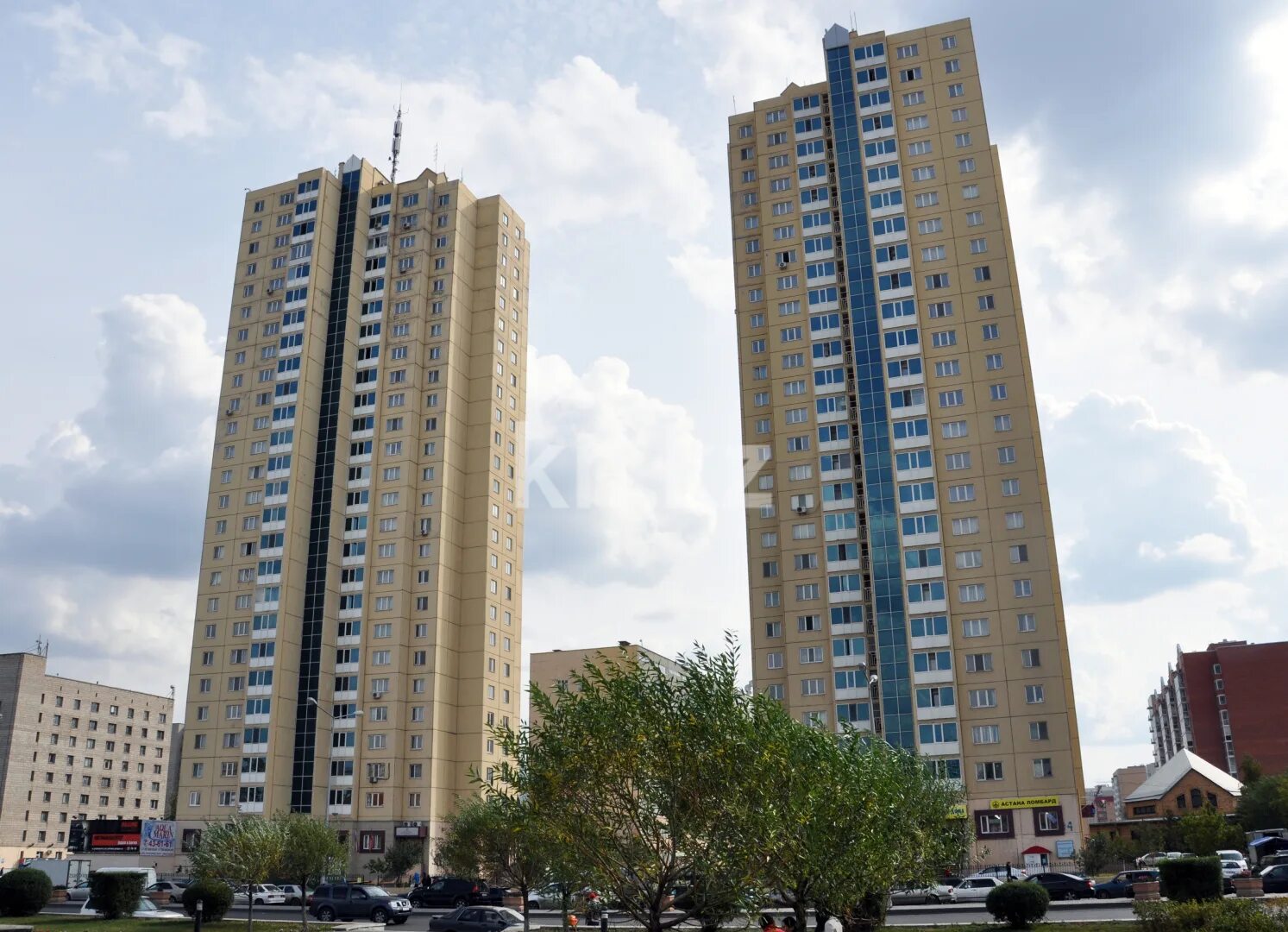 "жилой дом с торговым 1 этажем (макеева), xix-xx вв. Астана свечка. Астана здание свечка. Многоэтажный жилой дом свечка. Комплекс ньютон челябинск.