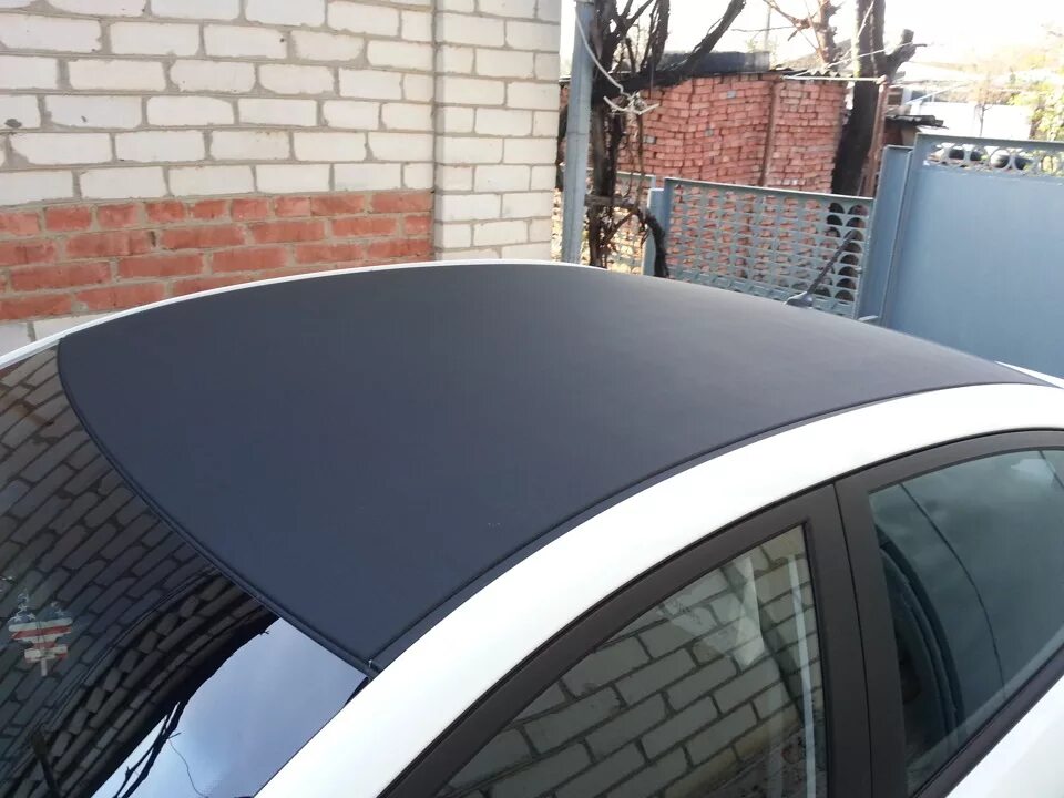 Чёрная матовая крыша Opel Vectra c. Черная пленка на крышу Киа Рио 3. Kia Rio 3 черная пленка крыша капот. Крыша Киа Рио 3.