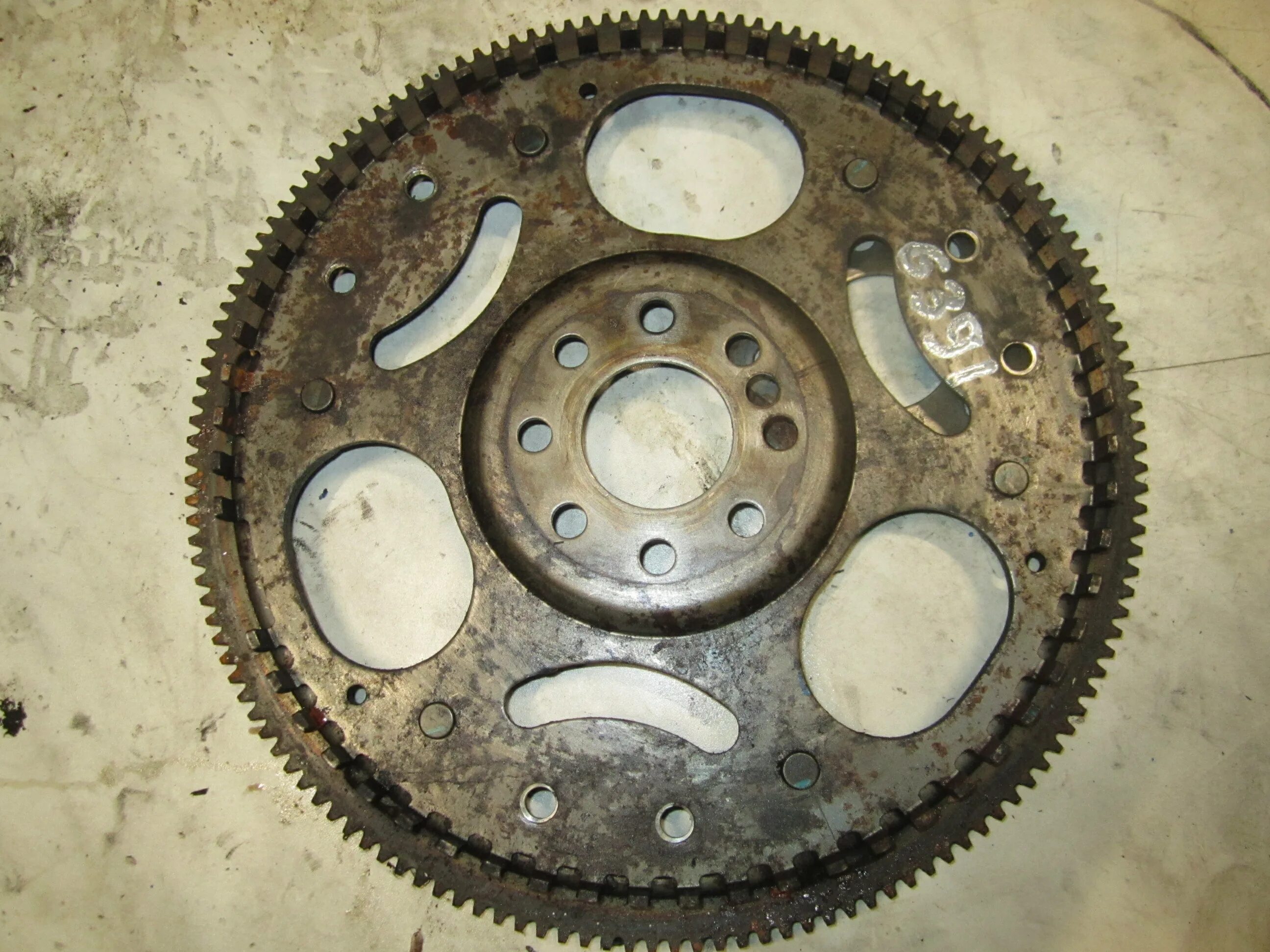 417223476 венец стартера снегохода brp. венец под стартер урал 2000. венец стартера. Isuzu 240 венец стартера. венец стартера.