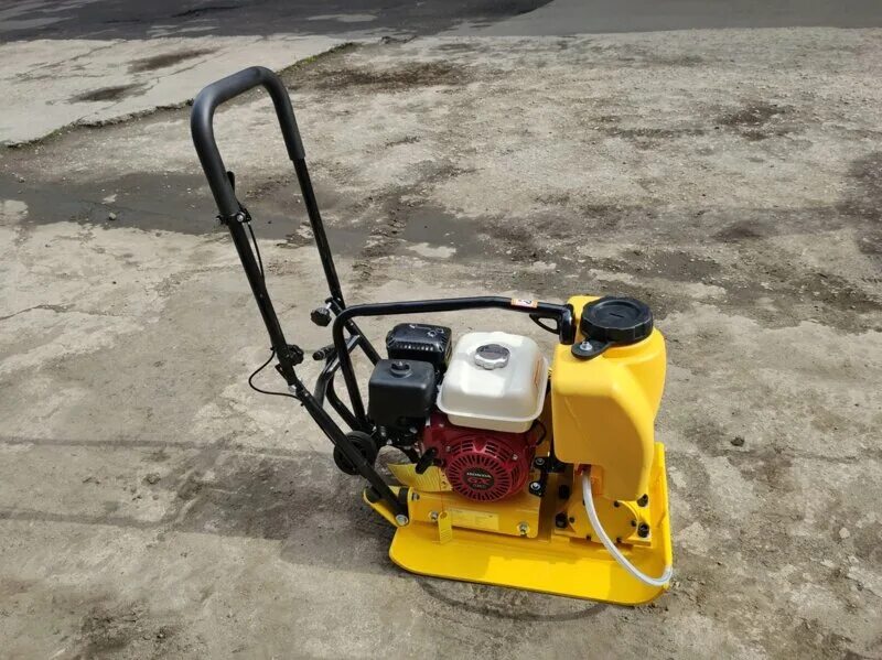 Трамбовка чемпион pc9045f. Виброплита loncin fubag 73кг. Виброплита бомаг. Виброплита loncin. Виброплита бензиновая бу.