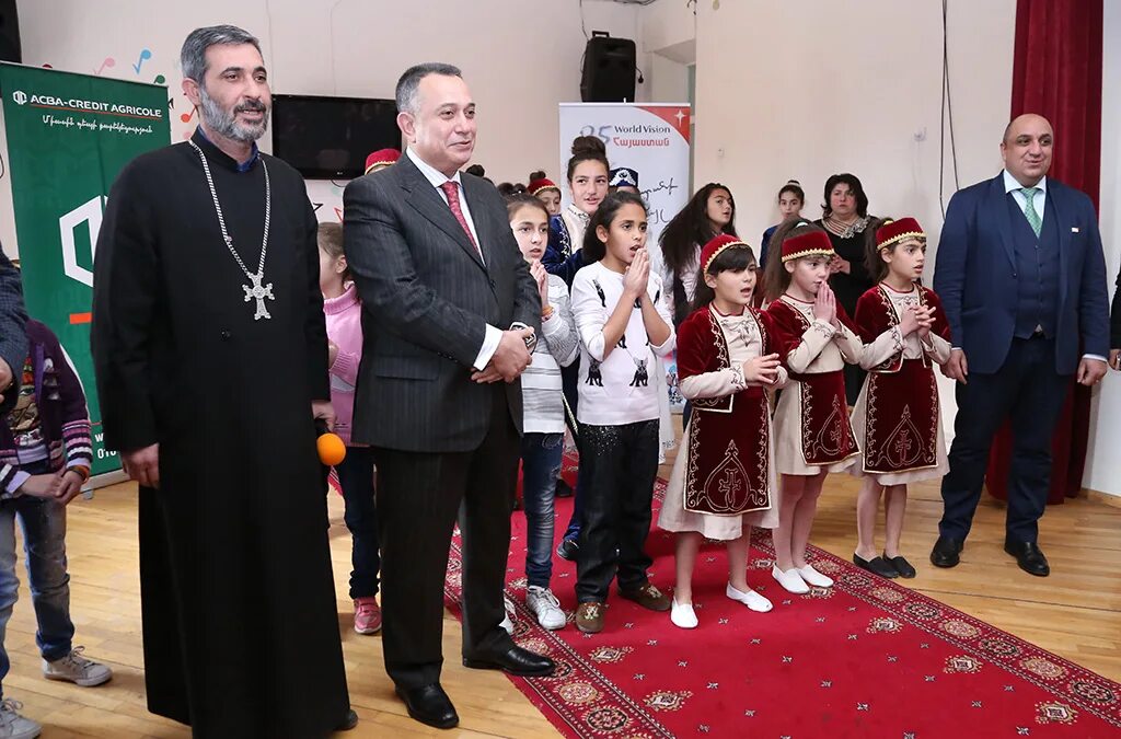 Acba armenia. Армянский детский дом. Детдом в Армении. Детский дом в Ереване. Ереван дом ребенка.