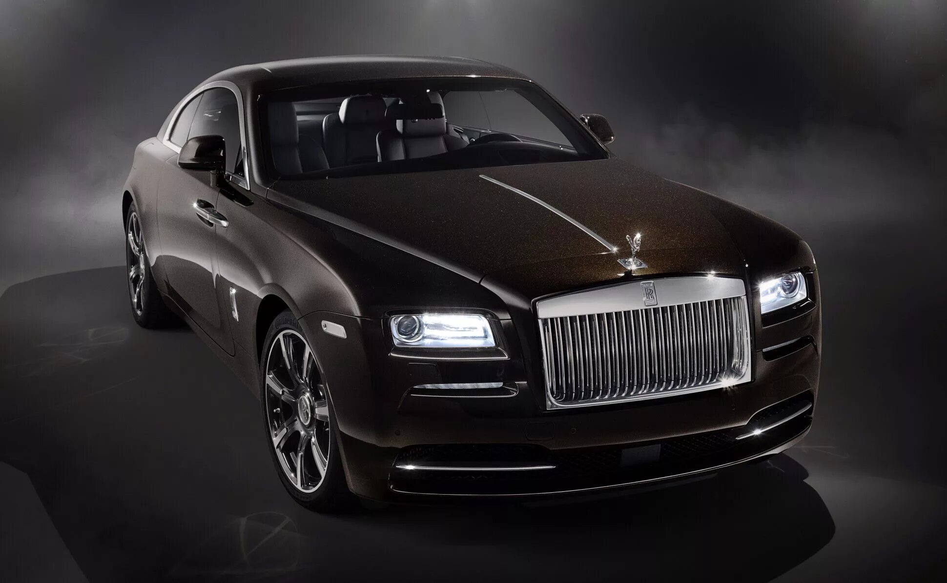 Роллс ройс драйв. Автомобили Rolls-Royce Wraith. Роллс Ройс врайт 2015. Роллс Ройс врайт 2022. Роллс Ройс суперкар.