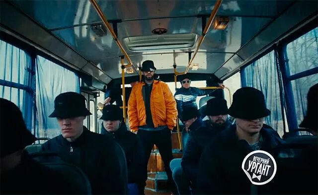 Между нами тает лед какого года. Грибы группа тает лёд. группа грибы между нами тает. грибы тает лед панама. группа грибы в панаме.