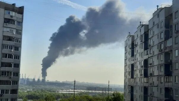 Дзержинск москва купить. Город в дыму. Дым на улице. Дзержинск город. Пожар в Москве ул.Садовая.