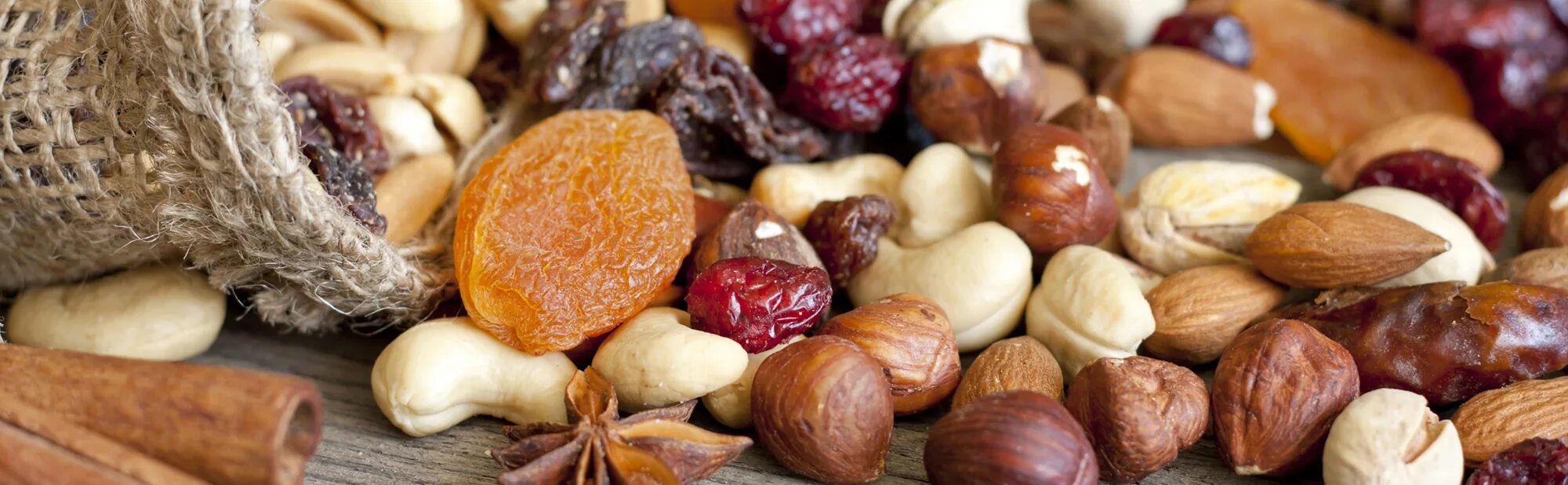 Орехи. Красивый орех. Орехи дагестана. Сухофрукты. Сухофрукты эстетика.