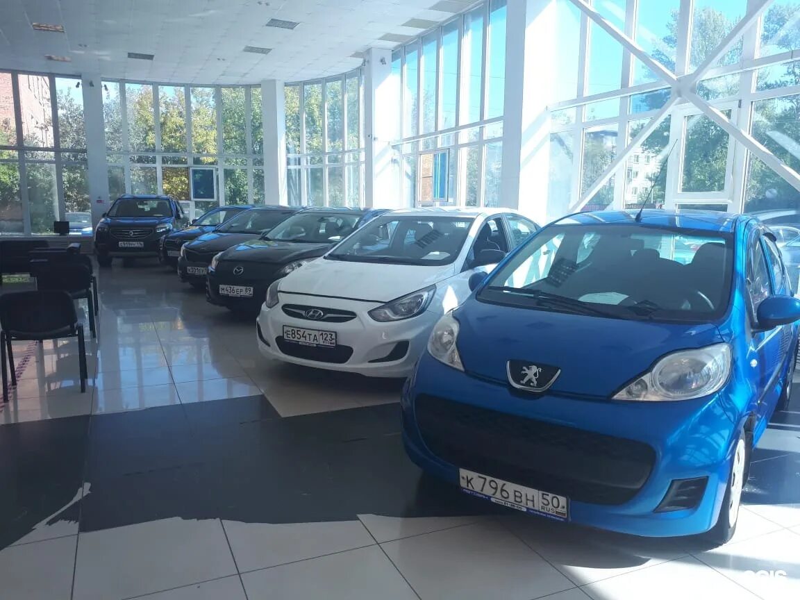 Автобан Омск Коммунальная улица. Автоцентра "Автобан", Иркутск. Changan КЛЮЧАВТО Омск. Автобан автосалон СПБ. Купить новый автомобиль в омске