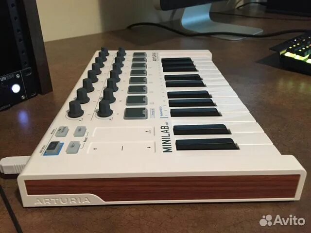 Minilab 3 как подключить. Arturia minilab mk2. arturia minilab 3. arturia lab mk2. arturia minilab mkii.