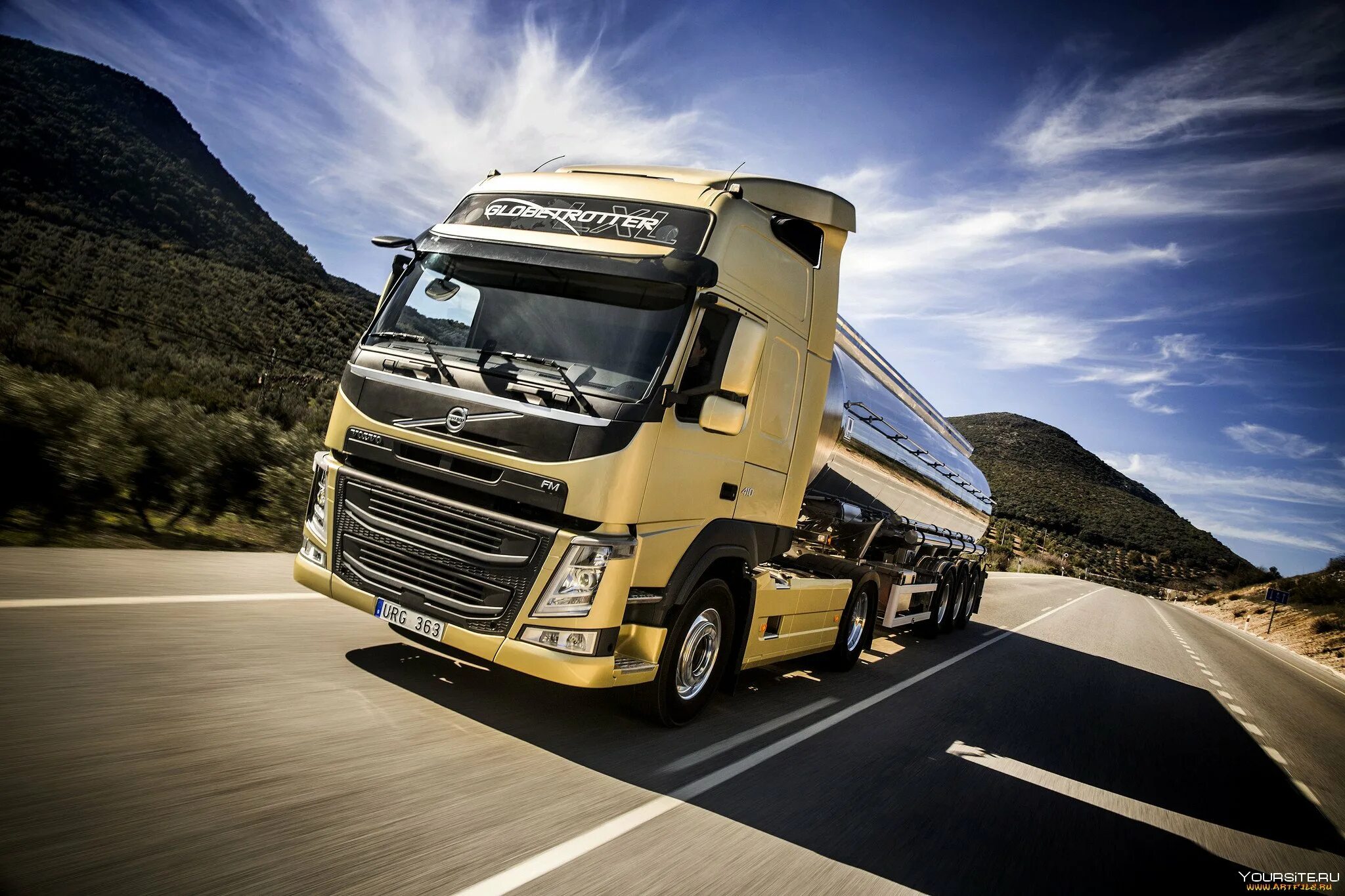 Грузовые автомобили 2016. Volvo FH 560. Вольво ФМ трак. Вольво ФМ 410. Грузовые фуры Вольво.