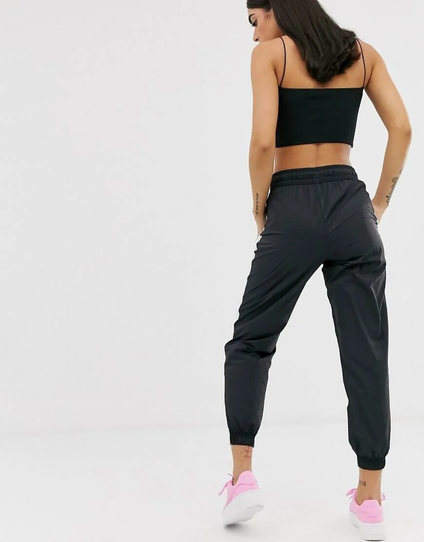 Купить спортивные женские штаны больших размеров. Брюки Nike curve Pants. Nike High-Waisted curve Woven Pants штаны. Nike High-Waisted curve Woven Pants женские. Nike High-Waisted curve Woven Pants мужские.