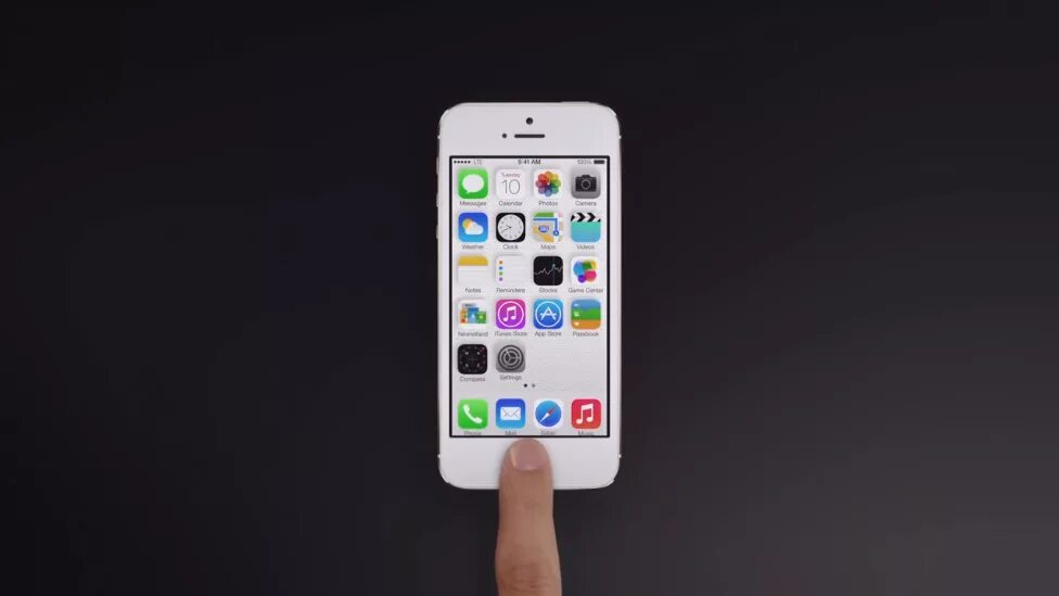 Реклама iphone 15 картинки. Видеореклама apple. Apple реклама айфона. Iphone 5 реклама. Айфон рекламный баннер.
