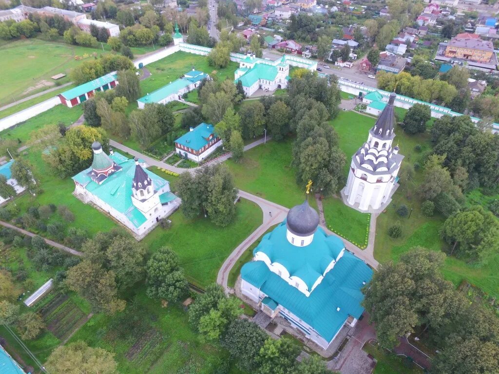 Монастырь в александрове. Александровская Слобода Покровская Церковь. Александровская Слобода Успенская Церковь. Монастырь Александров Владимирская область.