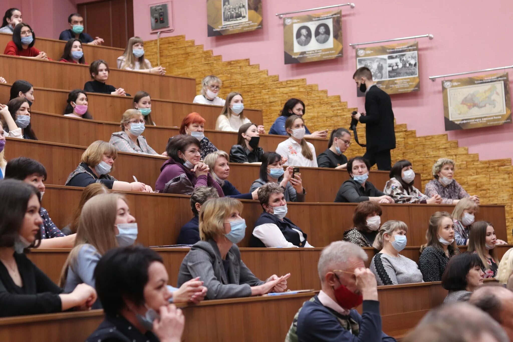 Прошла всероссийская научно практическая конференция. Трешниковские чтения 2025. трешниковские чтения в улгпу. научно практическая конференция, посвящ. сахарову. улгпу им. и. н. ульянова евгения борисова.