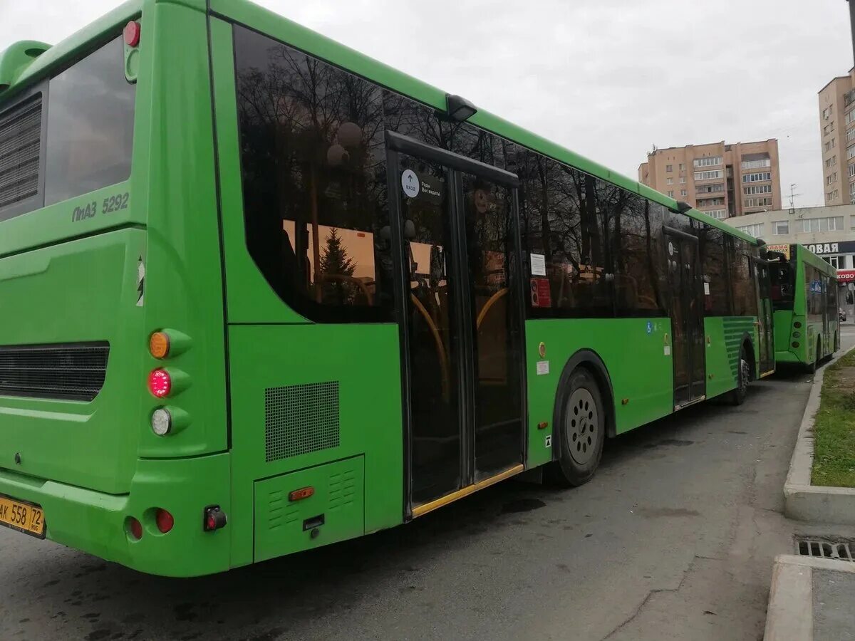 Проезд в автобусе тюмень 2025. Автобус тюмень. тюменский автобус. новый лиаз.