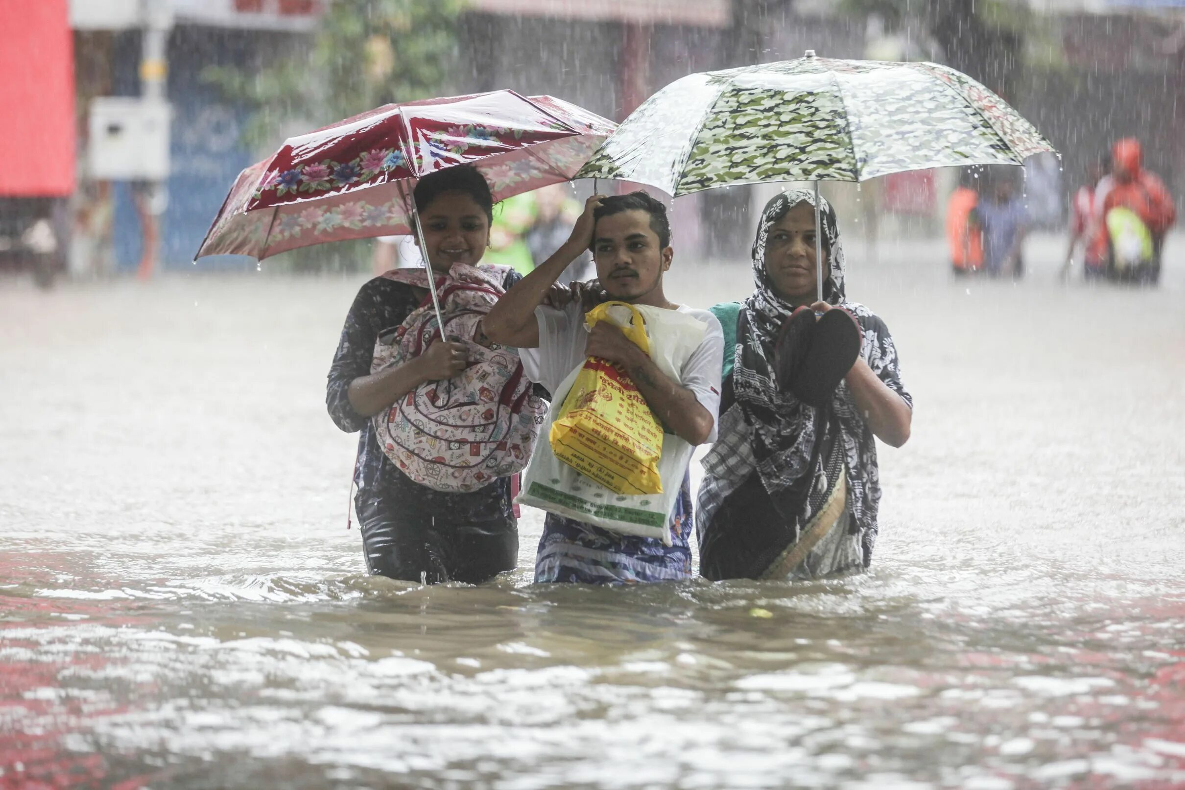 Город долгих дождей. Индийские муссонные дожди. Муссонные дожди в Индии. Маусинрам Индия.
