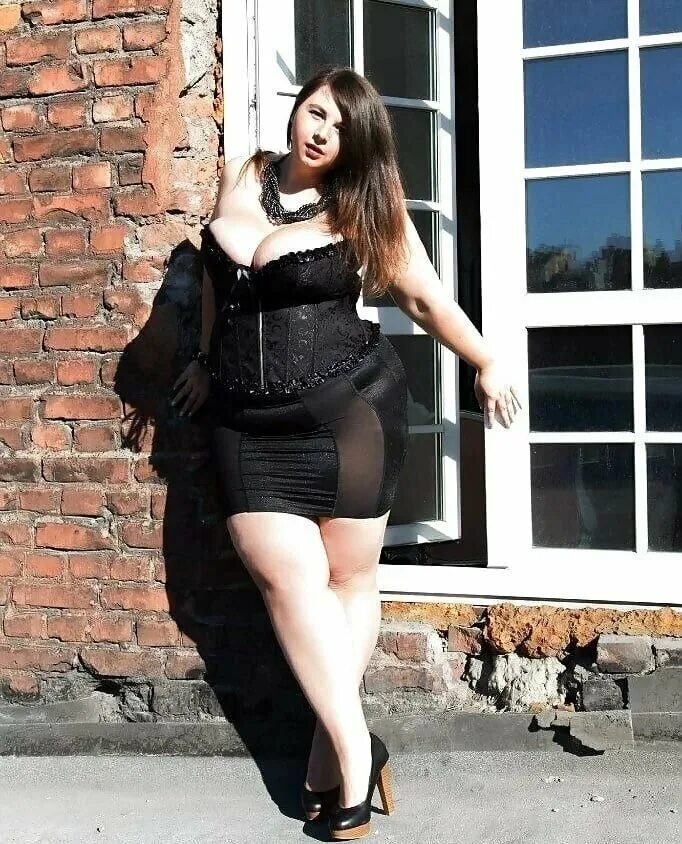 Каталина горских модель. Пышные девушки в колготках. Модели кинг сайз. Пышные бабы чулках. Пышные бабы чулках.