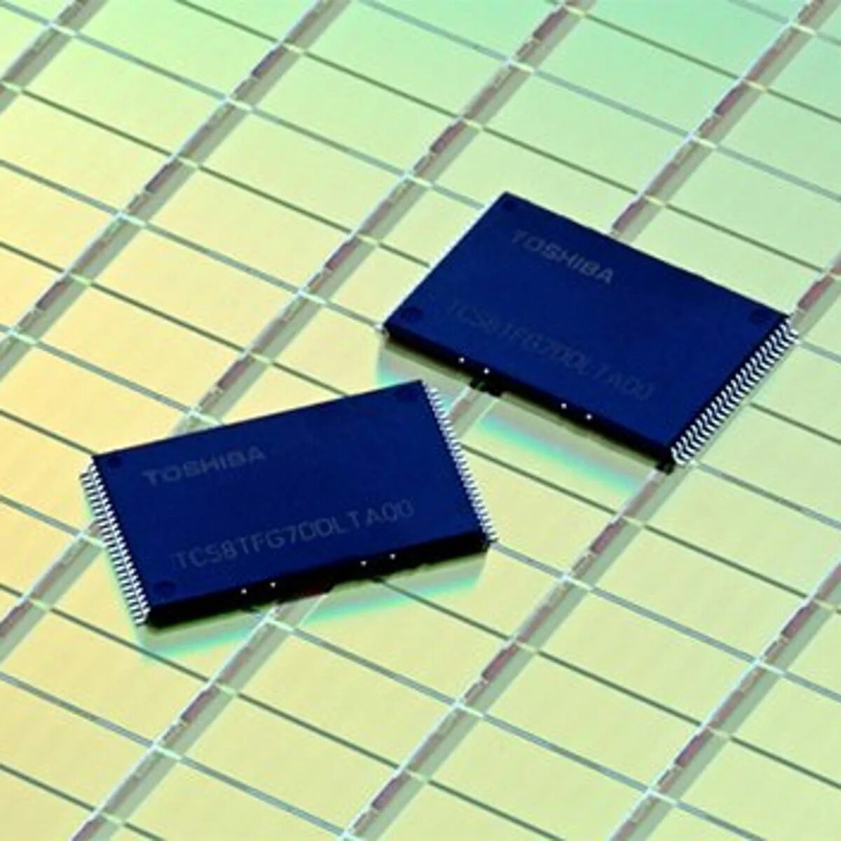 Производители чипов памяти. Микросхема NAND флэш-памяти. Чип памяти NAND. SANDISK микросхема памяти. Микросхема NAND Flash.