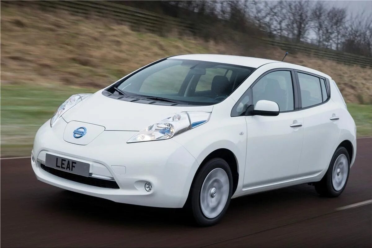 Электрокар nissan leaf. Voltz toyota 1,8. Форд фокус 3 белый седан r16 диски титаниум. Тойота на электричестве и бензине. Тойота вольтц 2002 года.