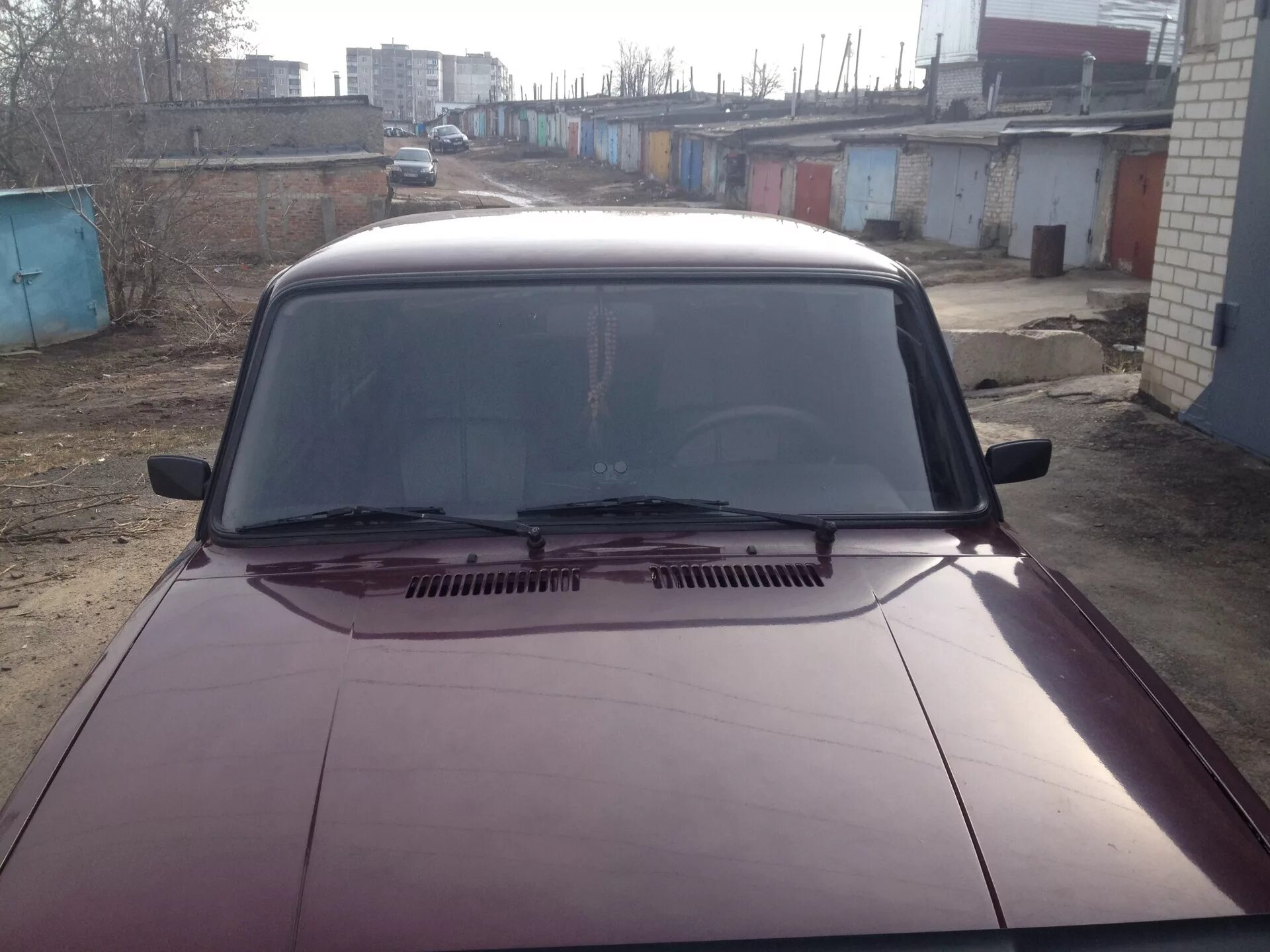 Полоса на лобовое ваз 2107. Лобовое стекло автомобиля. Атермальное лобовое стекло ваз 2110. Лобовое стекло corolla 120. Темное лобовое стекло.