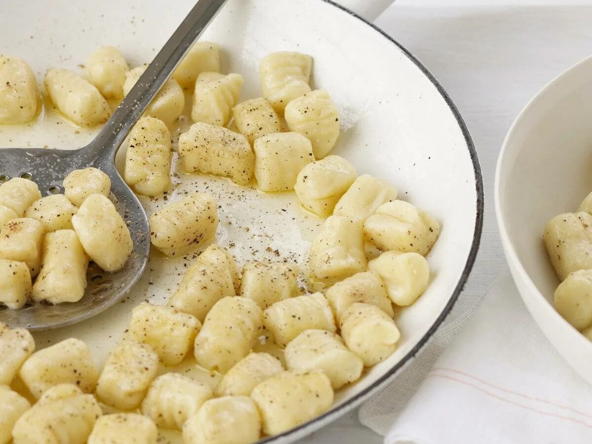 Как готовить клецки. Ньокки | gnocchi. итальянские картофельные ньокки. ньокки (итал. gnocchi) — итальянские клецки,. картофельные клецки ньокки.