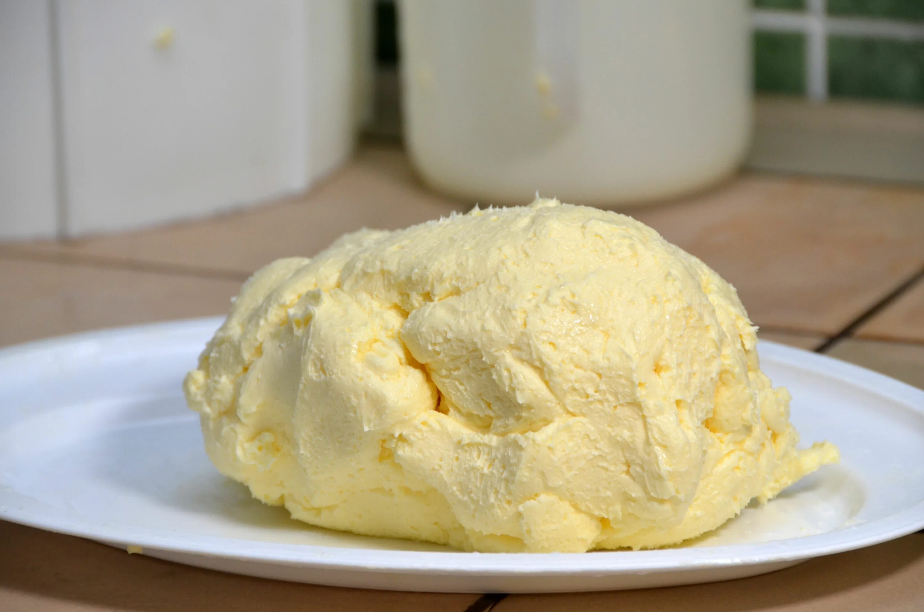 Масло сливочное домашнее. Прополис и сливочное масло. Сливочное масло из сливок. Приготовление сливочного масла. Топленое сливочное масло.