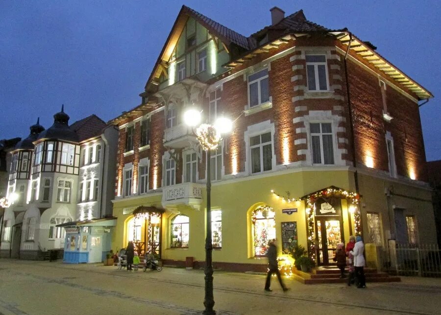 Светлогорск променад. Погода в зеленоградске на 10 дней. Берег балтики зеленоградск светлогорск. Зеленоградск калининградской климат. Зеленоградск в апреле.