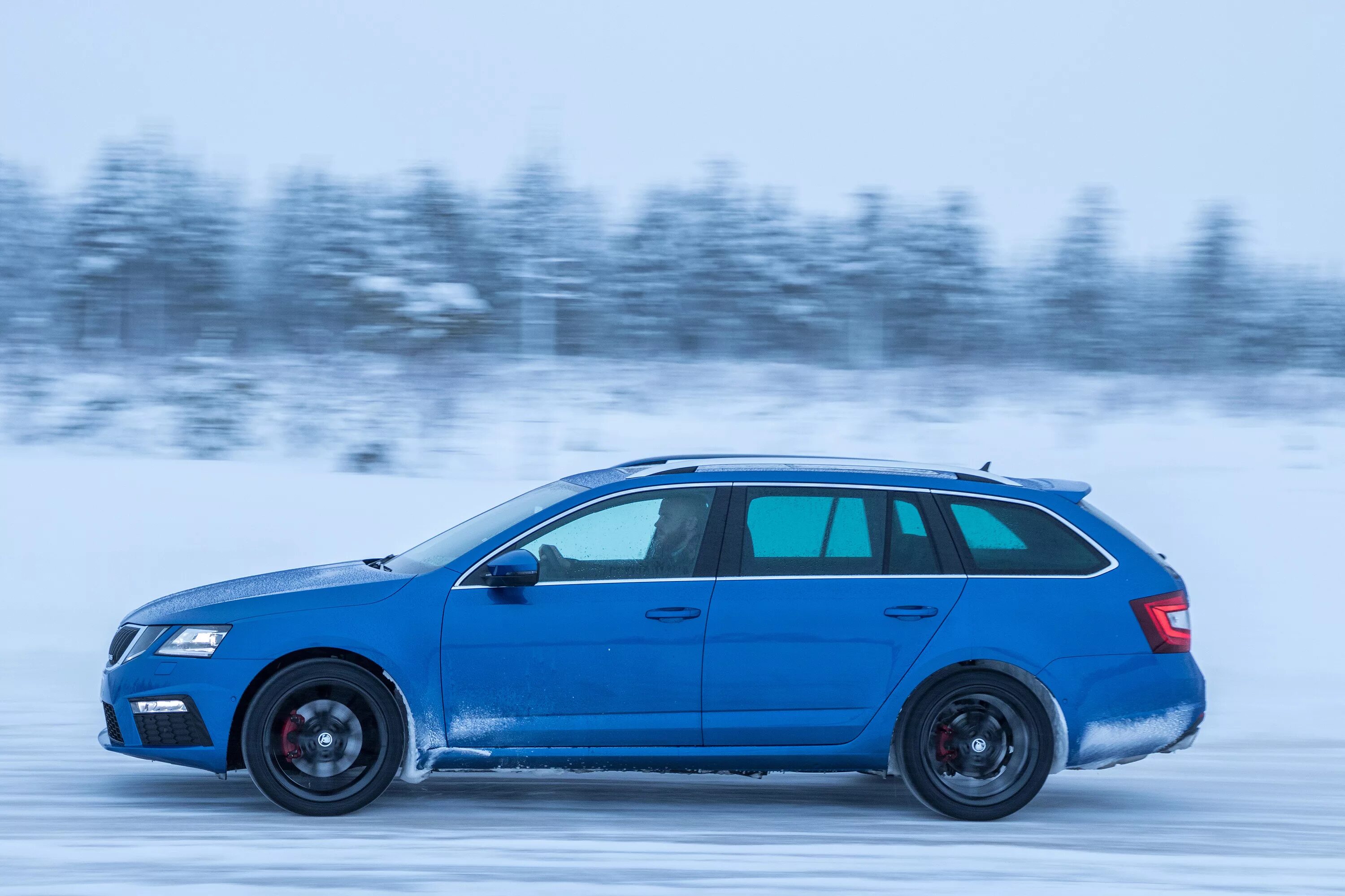 Шкода полный привод универсал. Skoda Octavia Combi. Skoda Octavia a7 Combi. Skoda Octavia a7 универсал. Škoda Octavia RS 4x4 универсал.