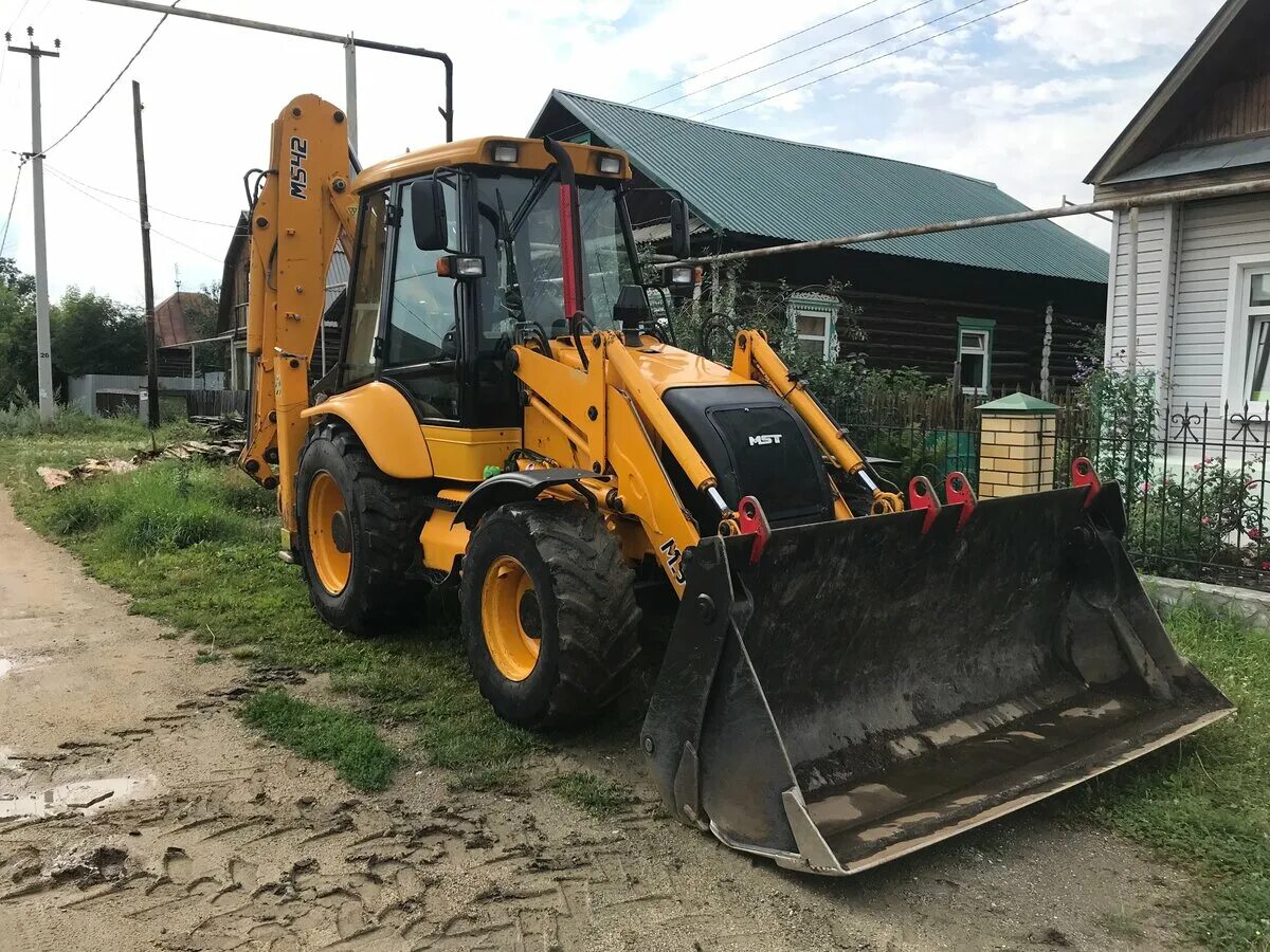 Б у экскаваторы погрузчики свердловская область. Komatsu wb93. Экскаватор-погрузчик caterpillar 428 d/. Mst 542 экскаватор погрузчик. Mst m542 s.