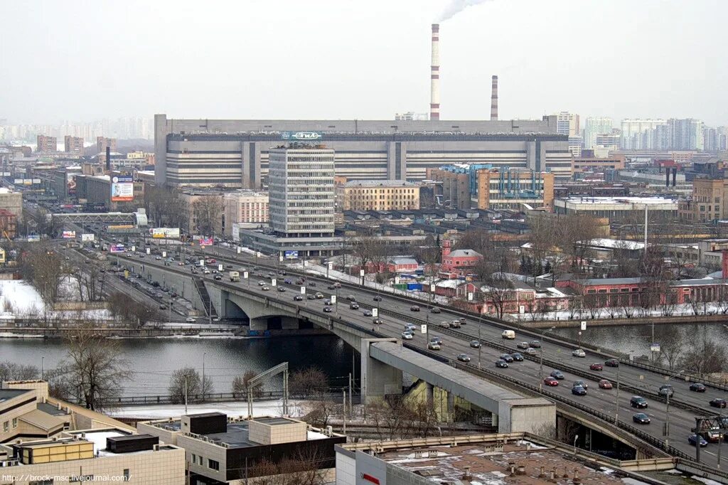 Экономика москвы и московской. Завод ЗИЛ редевелопмент Москва. Завод ЗИЛ В Москве 2000г. Экономика Москвы. ЗИЛ район.