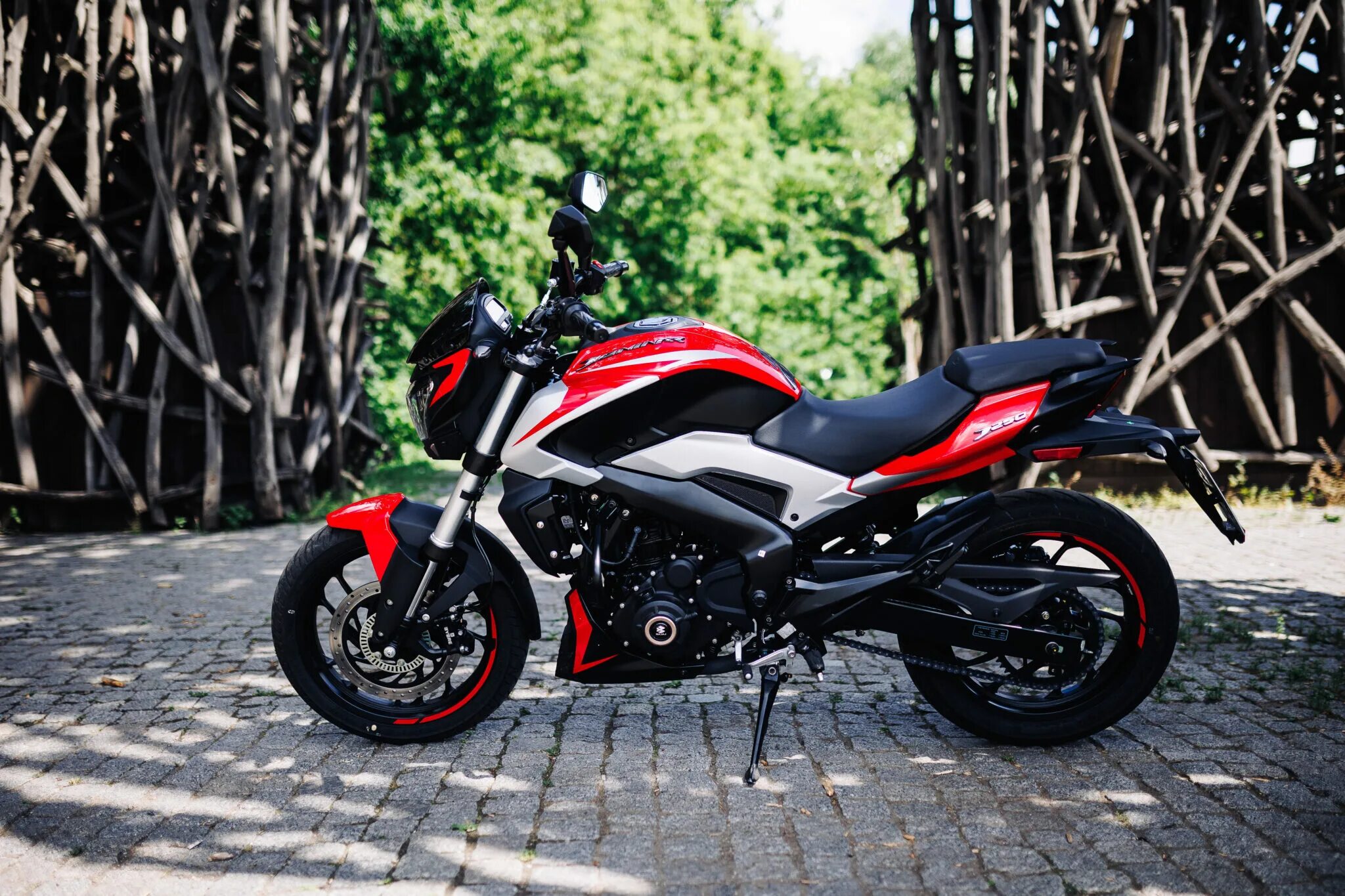 Bajaj dominar 250. Мотоцикл Баджадж Доминар. Мотоцикл Баджадж Доминар 250. Баджадж 400. Dominar 400.