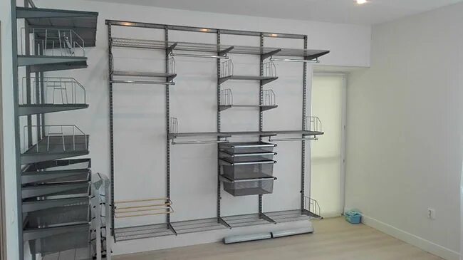 Гардеробная система аристо. Гардеробная аристо. Гардеробная система ариста ариста. Гардеробные системы аристо стеллаж. Гардеробная шведская система elfa.