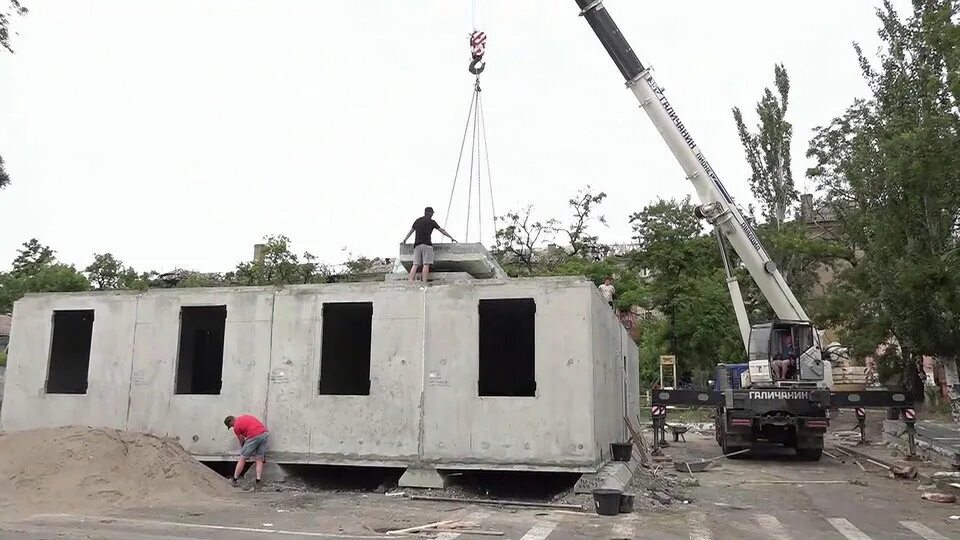 Новороссия мариуполь. 06. Поднятие флага россии. Мариуполь днр. Война на украине разведка.