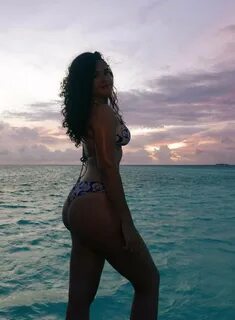 Maisa Silva posa de biquíni nas Ilhas Maldivas Reprodução do Instagram.