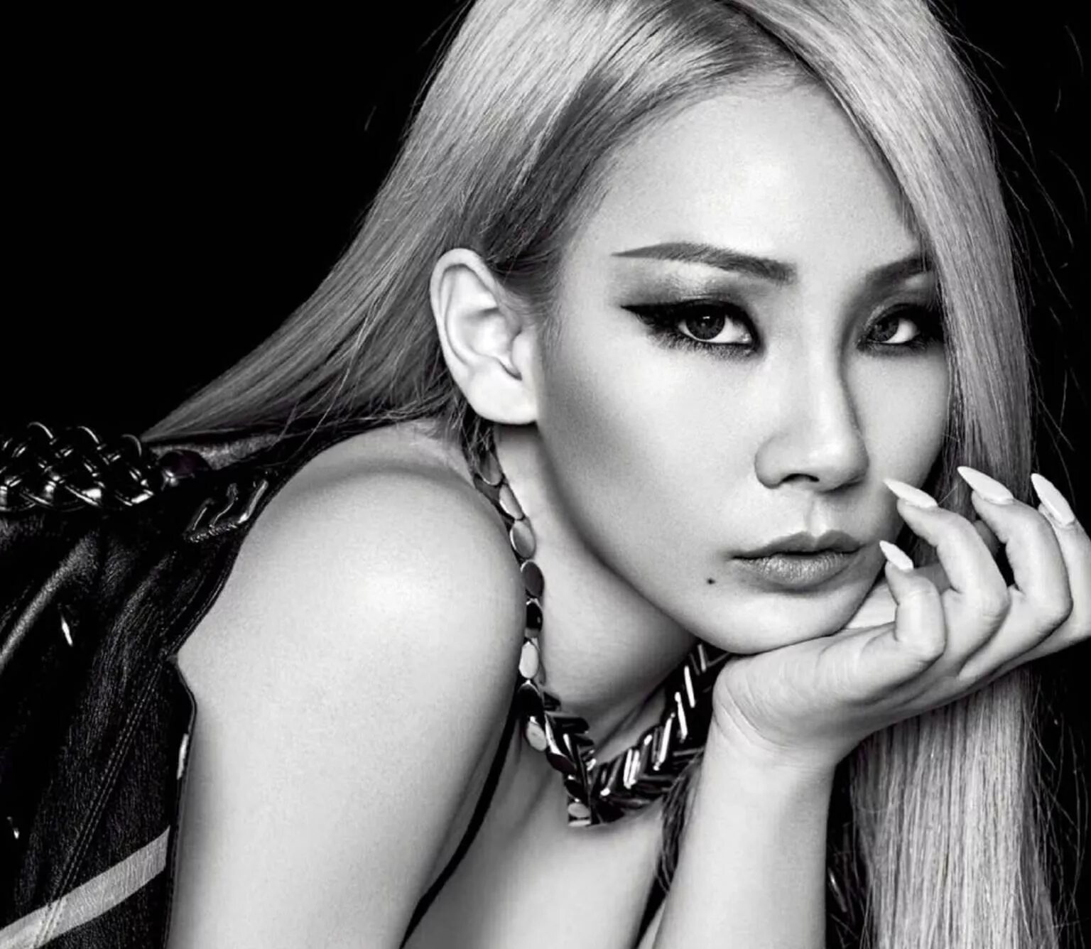 Cl hello. 2ne1 ли Черин. Ли Чхэ Рин. CL 2ne1 шуба. CL Lee Chae Rin.