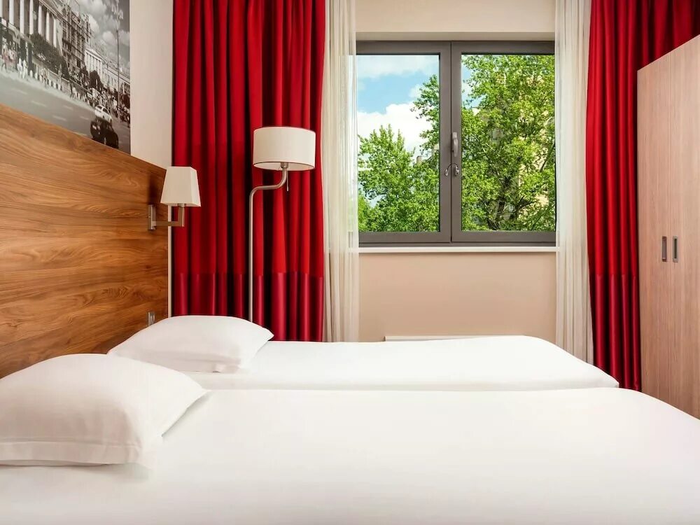 апарт отель павелецкая. москва павелецкая гостиницы рядом. отель mercure павелецкая. меркюр москва. селект гостиница москва.