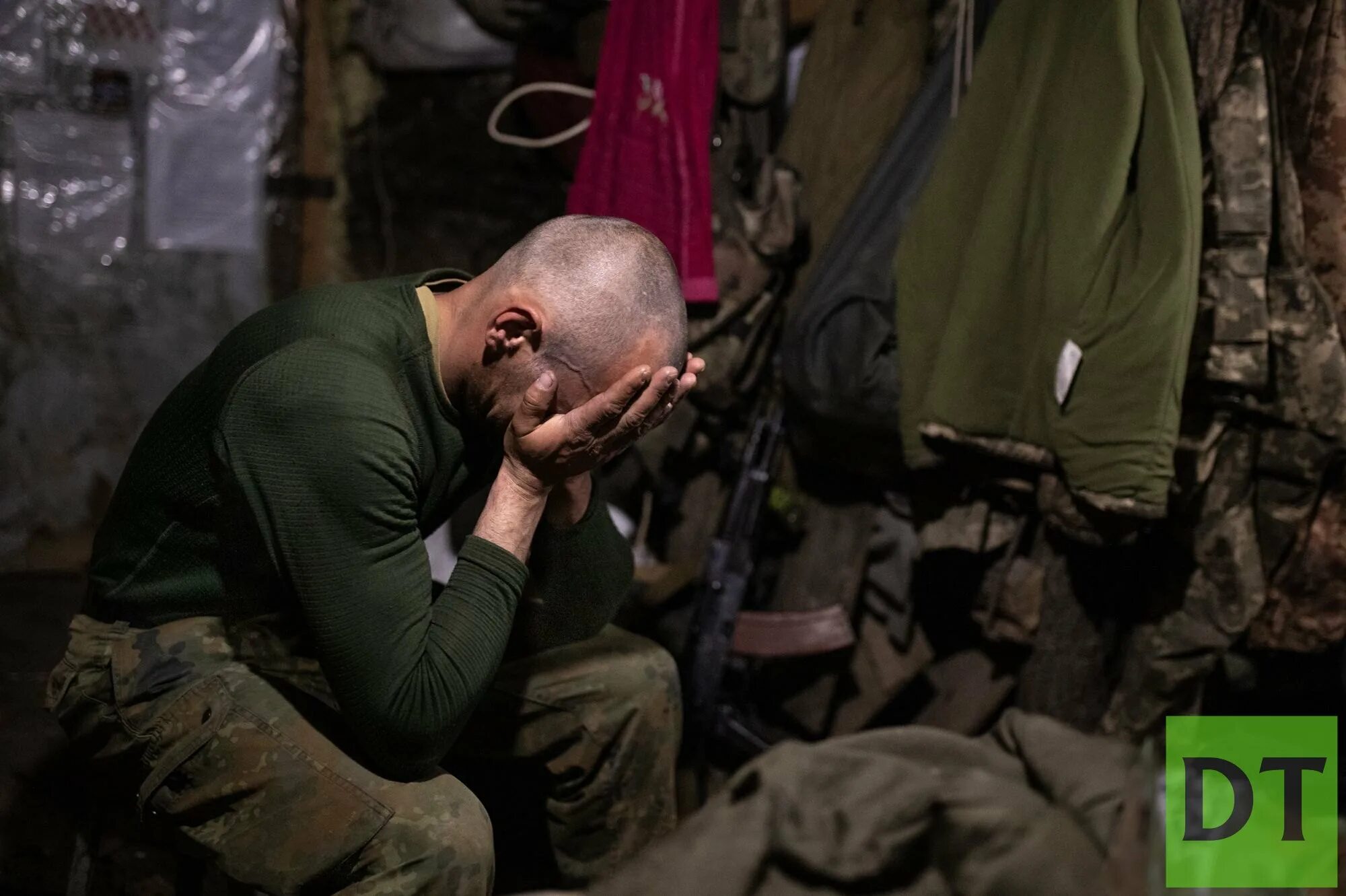 Раненые брошенные солдаты ВСУ. Бойцы ВСУ рукав. Фото и видео с Донбасса сегодня. Бойцы вернувшиеся свои. Последние новости военные донбасса сегодня