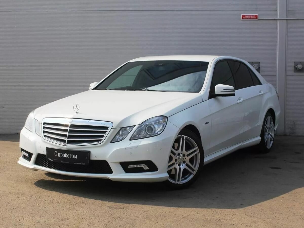 Куплю мерседес 2011. Mercedes Benz w212 2011. Мерседес Бенц е200 2011. Мерседес-Бенц e-class 2011. Мерседес е200 2011 белый.