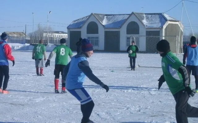 Русская поляна омская прогноз. Веселая Поляна Омская область. Веселая Поляна Любинский район. Русская Поляна Омская обл. Русская Поляна Омская область ФК Целинник.