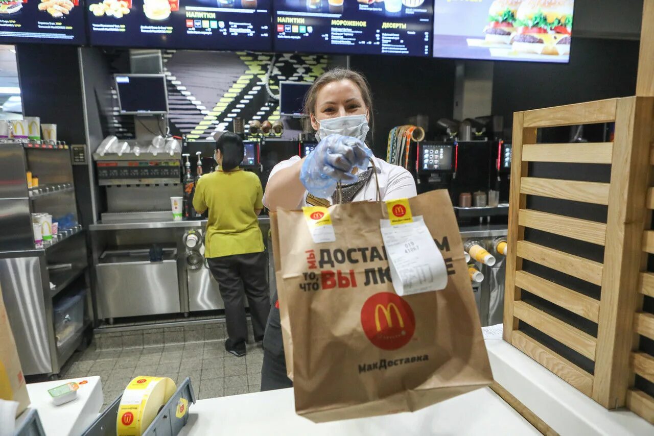 Ребрендинг макдональдс. Mcdonald’s в россии. Макдональдс временно закрыт. Российский фаст фуд. Макдоналдс в россии 2022.