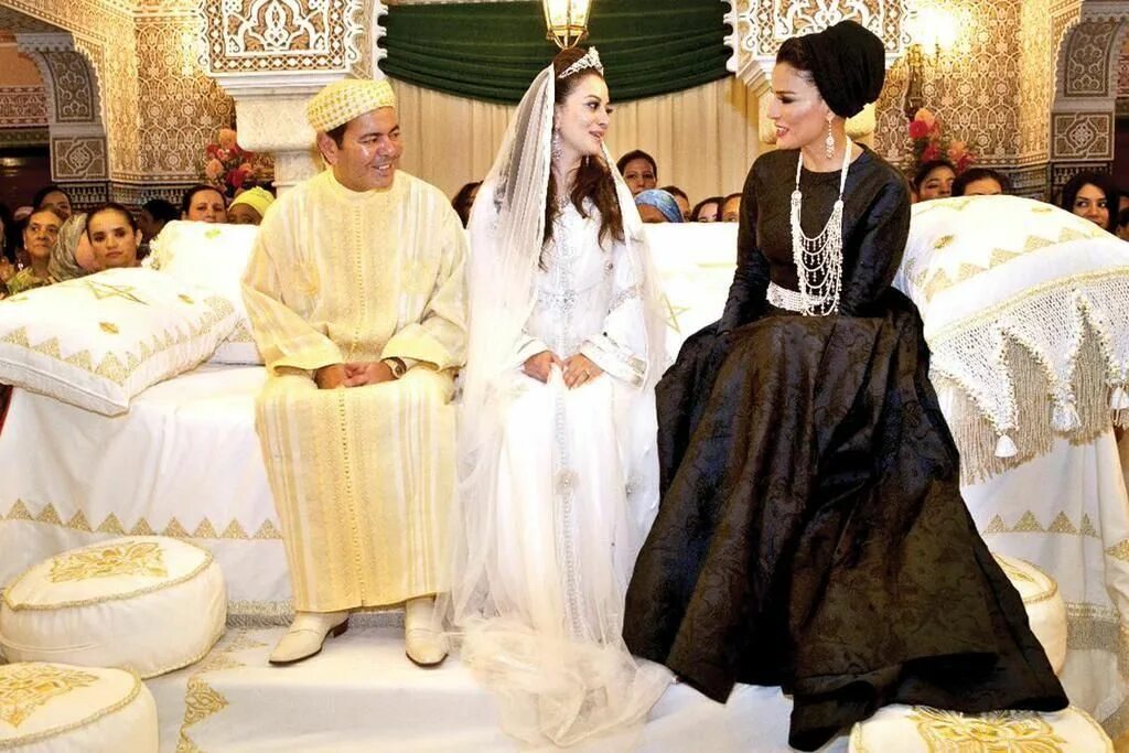 Шейха Моза. Моза бинт Насер Аль Миснед. Шейха Моза свадьба. Шейха Моза платья.