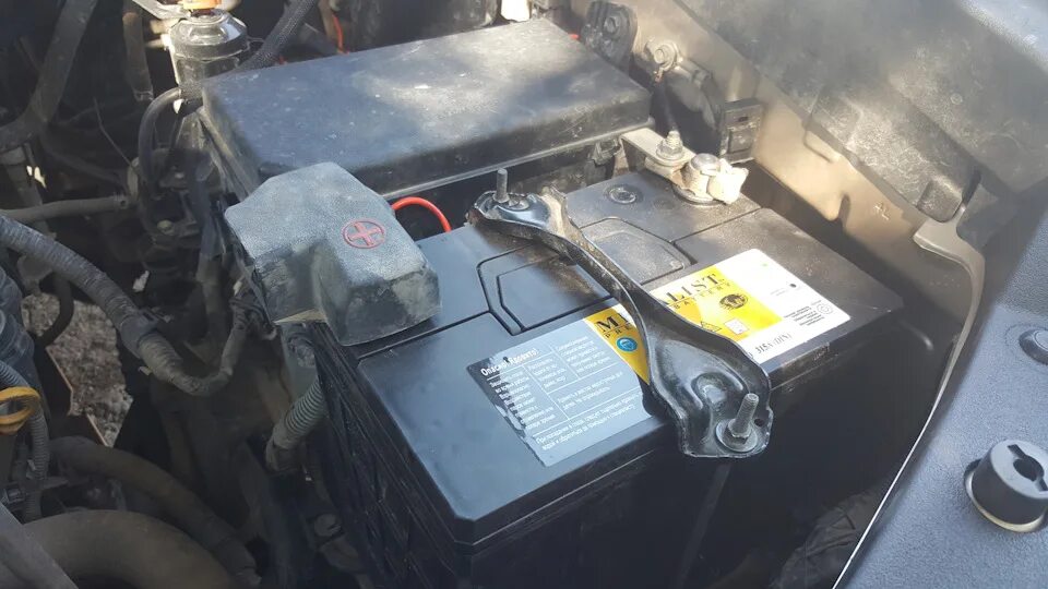 Крузер 200 аккумулятор. Prado 120 2.7 акб. land cruiser 150 дизель аккумулятор. toyota prado 2.7 2011 аккумулятор.