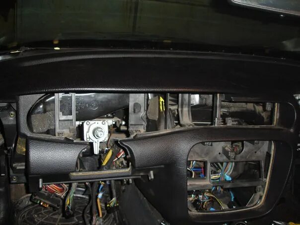 Как снять торпеду опель омега б Removal and installation of the instrument panel (Opel Vectra C 2002-2008: Body: