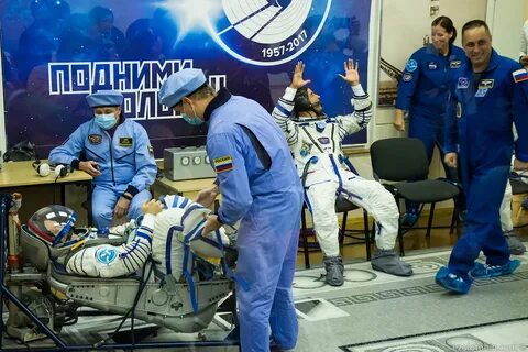 На сколько улетают космонавты