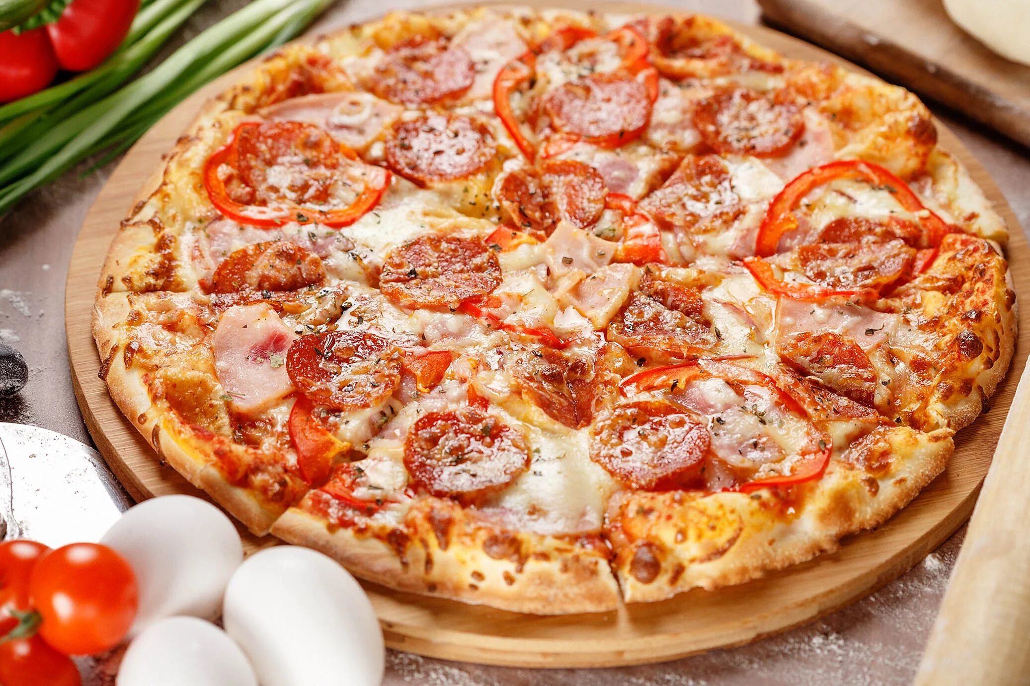Окто пицца. Пицца Аль Шам. Ташир пицца Набережные. Итальянская пицца с ветчиной. Сочная вкусная пицца.