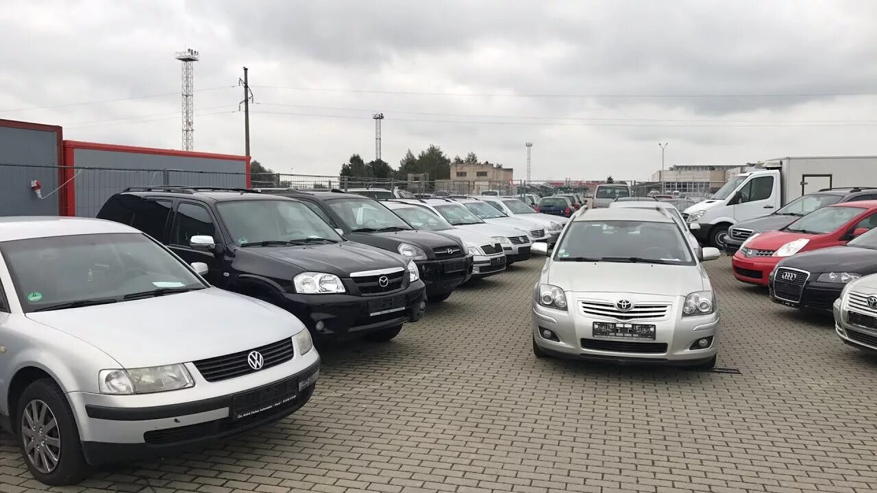 Куплю авто б у литва. Авторынок в Мариямполе Литва. Автомобильный рынок Латвии. Авторынок в Вильнюсе. Авторынок Эстонии.